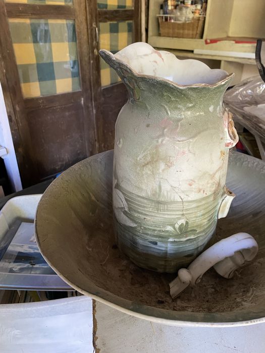 Bacia com jarro vista alegre