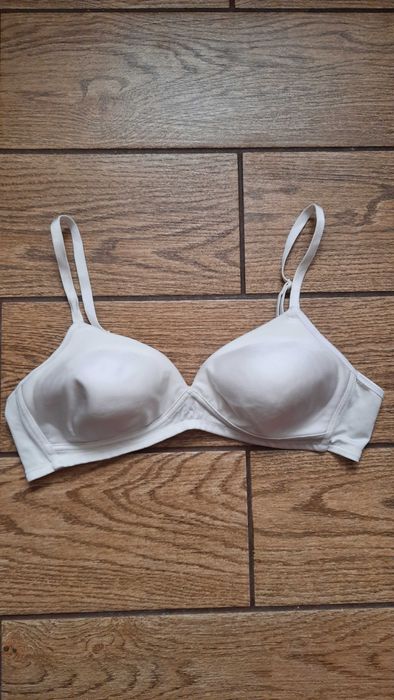 Kremowy biustonosz Triumph Soft Sensation P r. 80 B