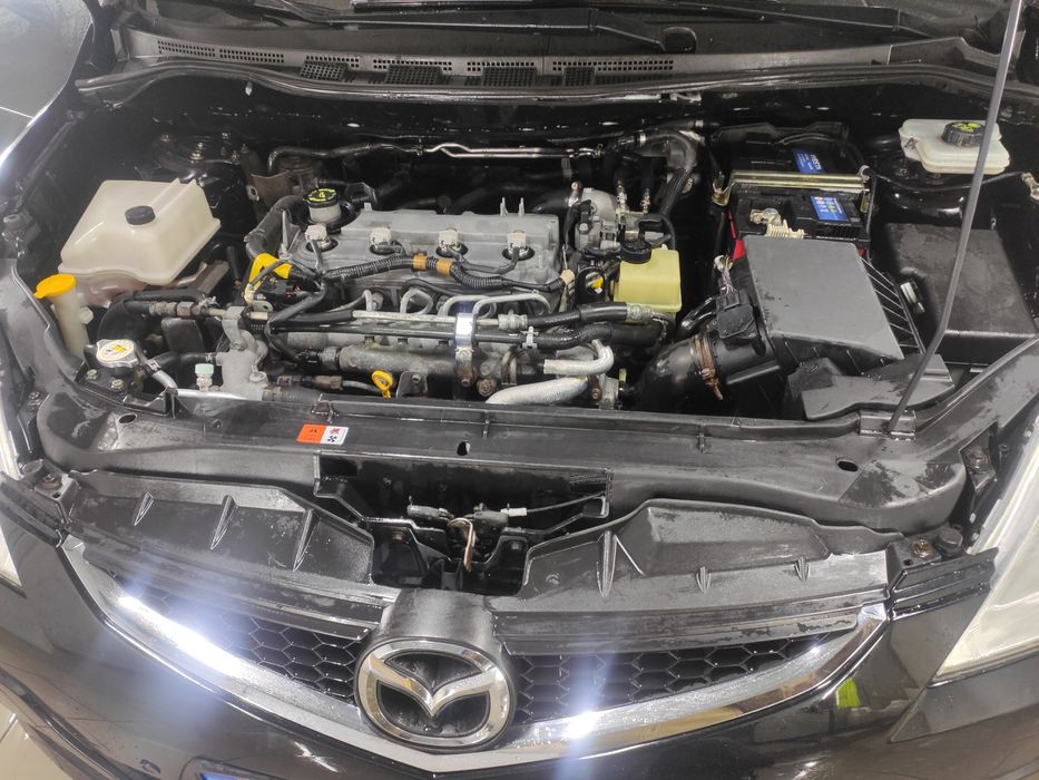 Продам автомобіль Мазда 5