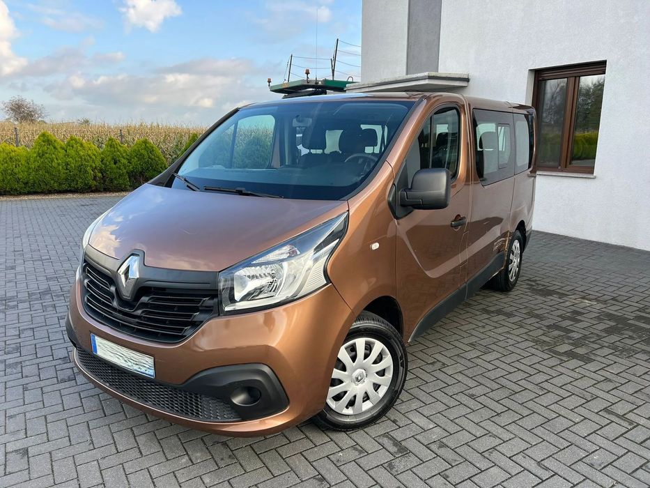 Renault Trafic 9 OSOBOWY drzwi tylne blutetooth