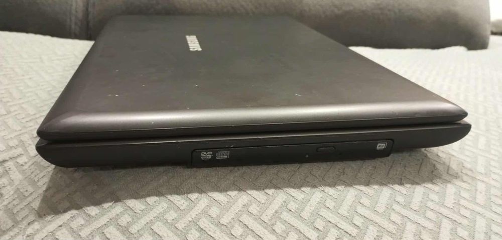 laptop Samsung r719 . Sprawny