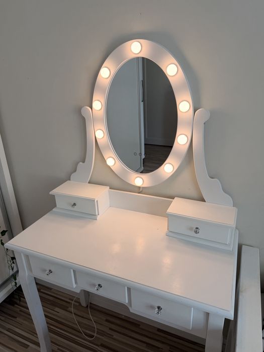 Toaletka z lustrem led