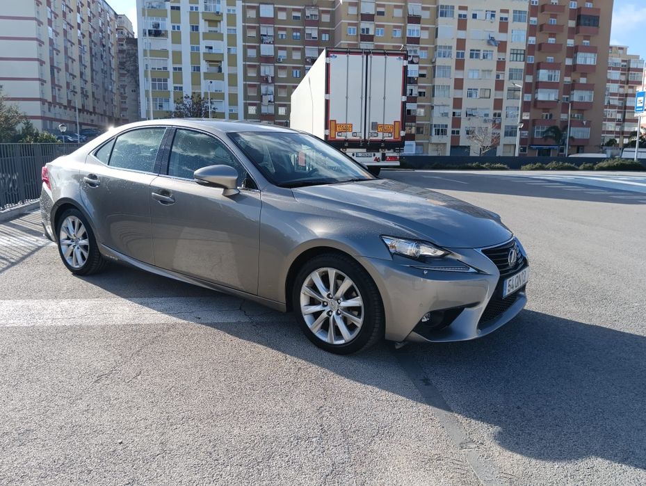 Vendo Lexus IS 300h