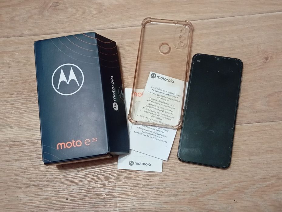 Смарфон motorola е20