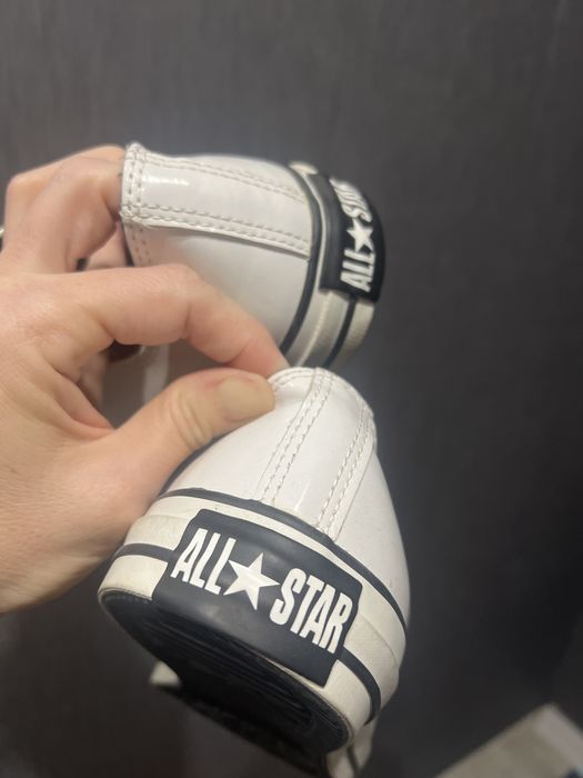 CONVERSE 41.5р. Нові.