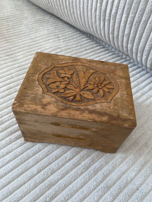 Szkatułka drewniana z pozytywką