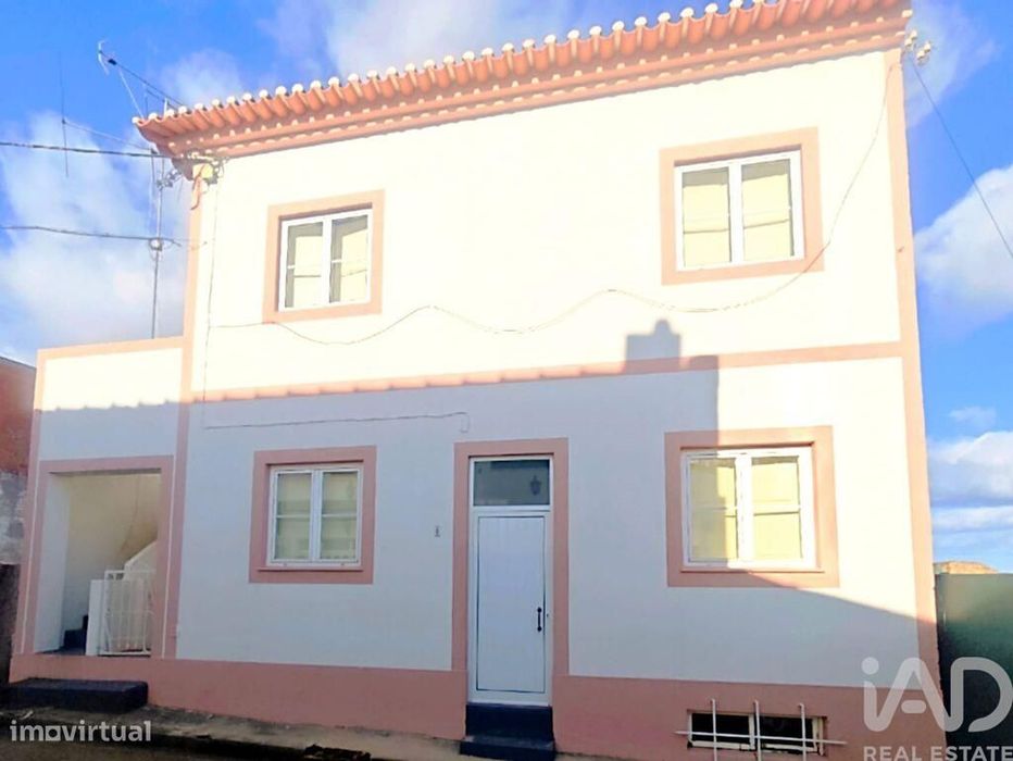 Moradia bi-familiar T9 em Montargil de 180 m2