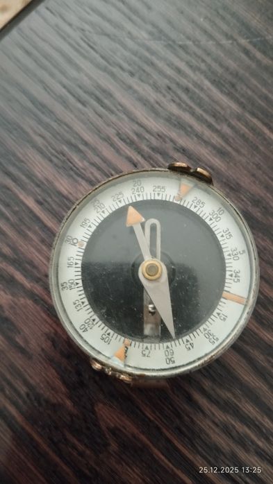 Старий командирський компас СССР.