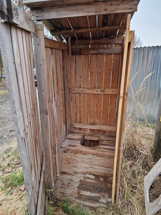 wychodek toaleta sławojka