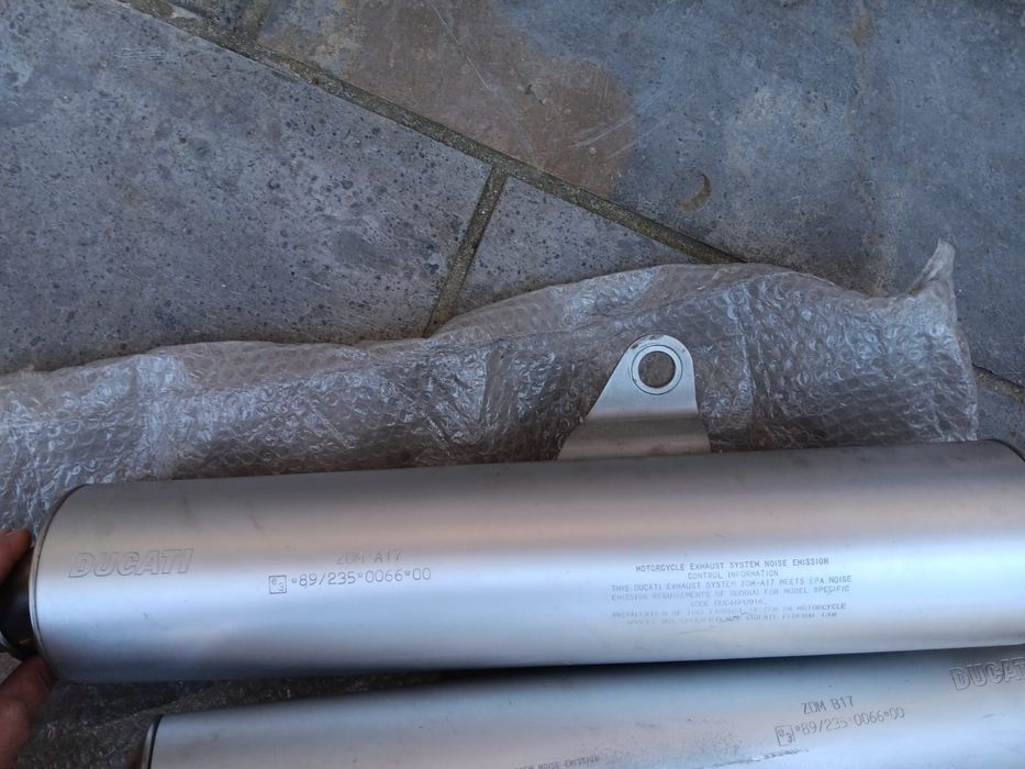 Escapes Originais Ducati
