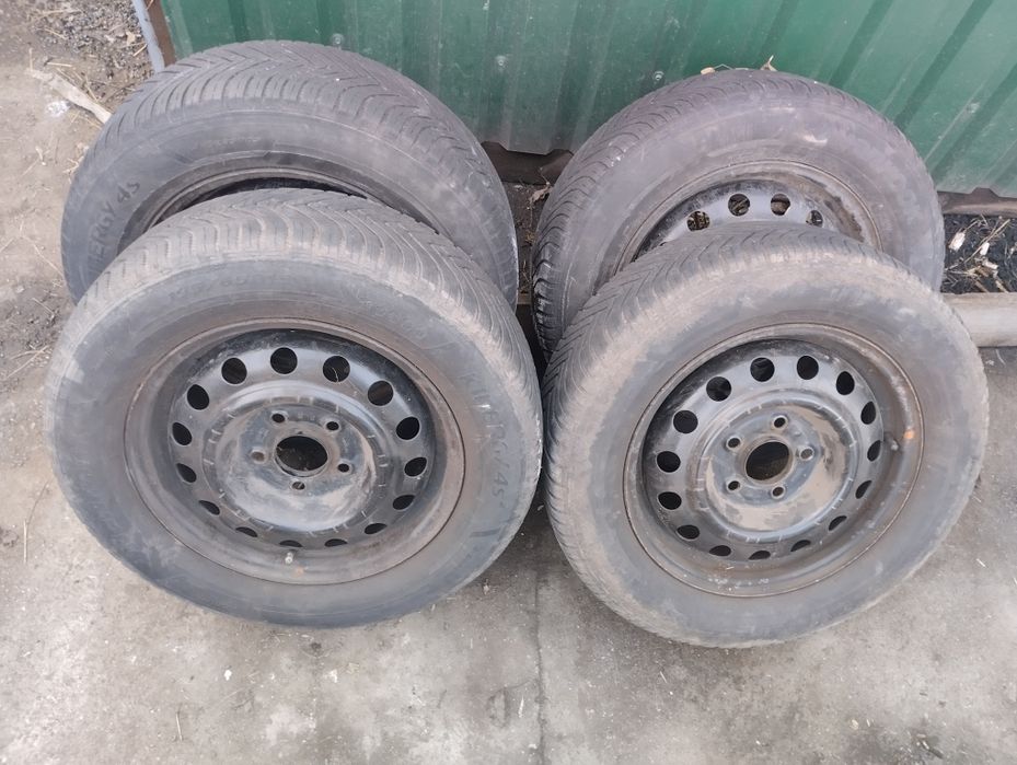 Колеса шини диски kia r15