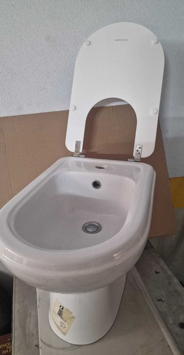 VENDE Bidé Sanindusa com tampa