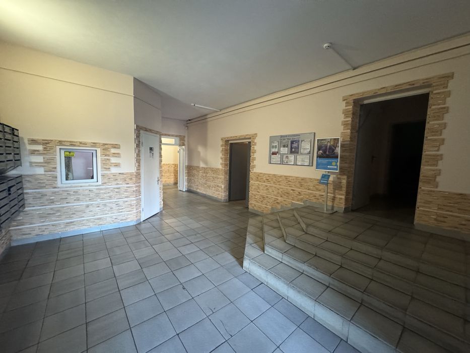 Продаж 2 кім. 65 кв.м Саперно-Слобідська 22