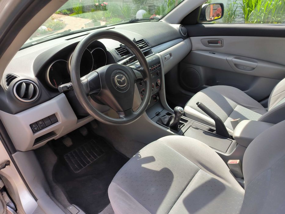 Samochód Mazda 3 2004