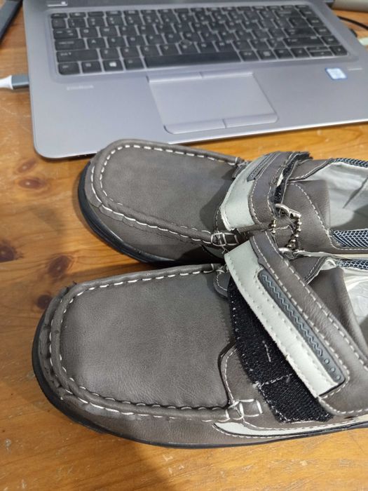 #908 Nowe buty chłopięce Avenn