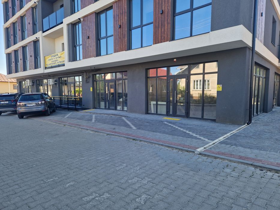 Продається комерція площею 70 і 90м.кв в м.Снятин