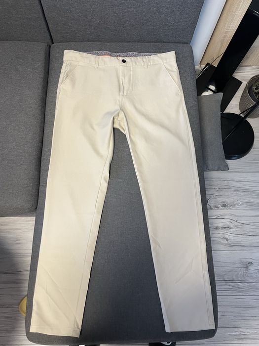 Spodnie materiałowe