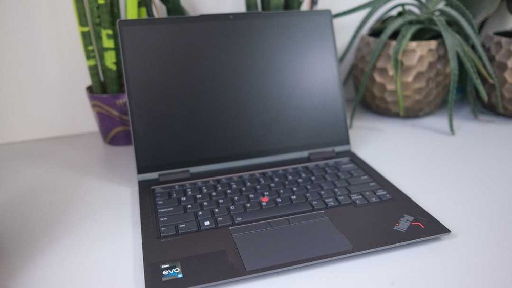 Thinkpad X1 8 gen  i5 -1335U 16 gb Ram 1 TB SSS Intel Iris Xe  100% Windows 11 Pro екран 14FHD