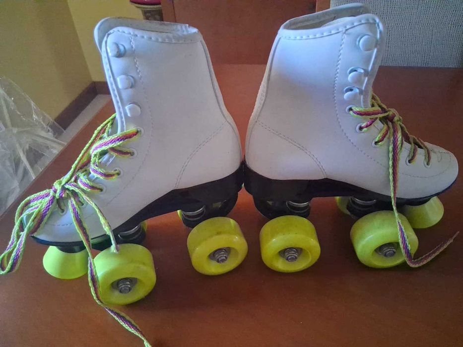 Patins 4 rodas de criança