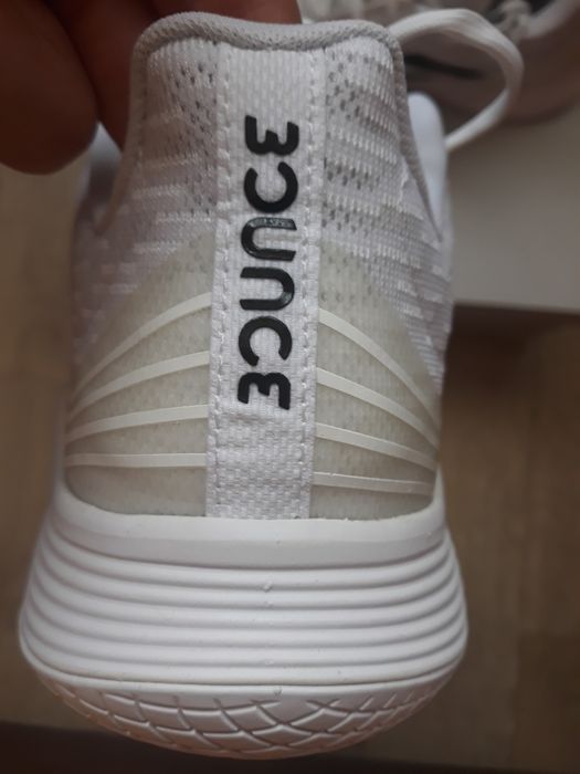 Волейбольні кросівки Adidas Novaflight Bounce размер 46