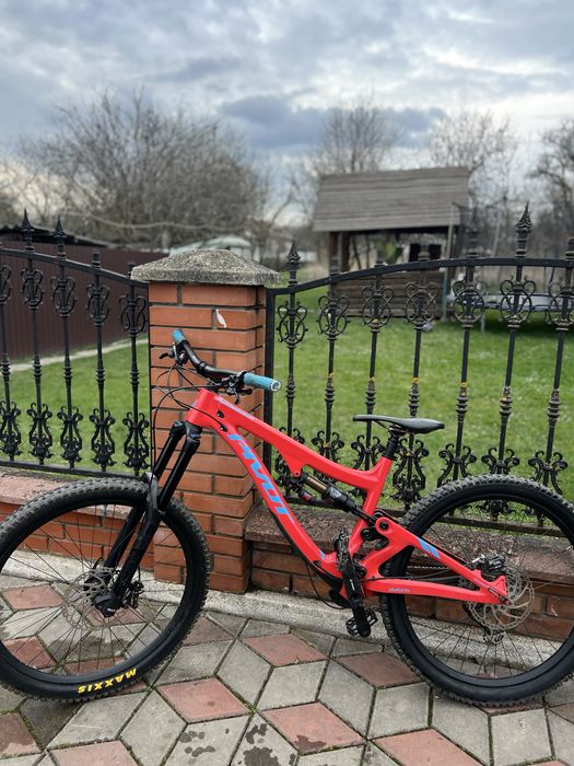 Карбоновий велосипед Pivot firebird 2019