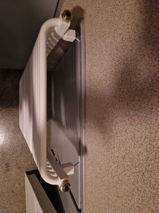 Grzejnik łazienkowy drabinkowy Zehnder Cortina 108,6x55 cm biały