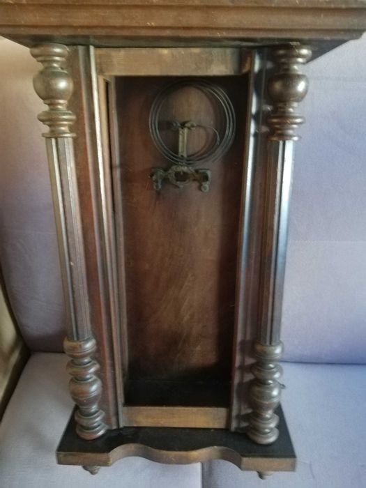 drewniana skrzynia zegara Junghans1910 rok