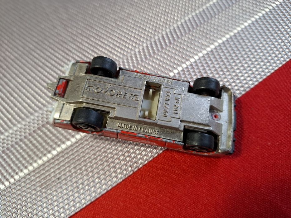 Majorette Ford Capri model samochodu