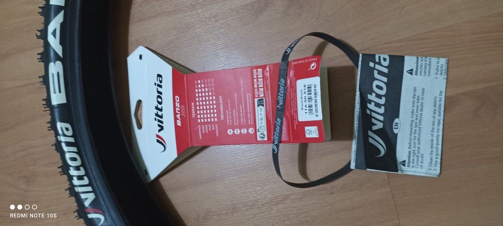 Par de Pneus Vitoria Barso