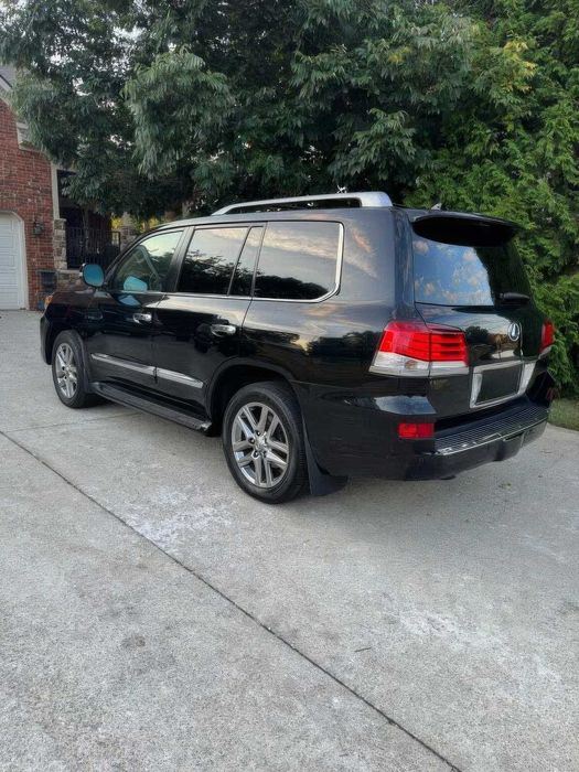 Lexus LX 570      2015