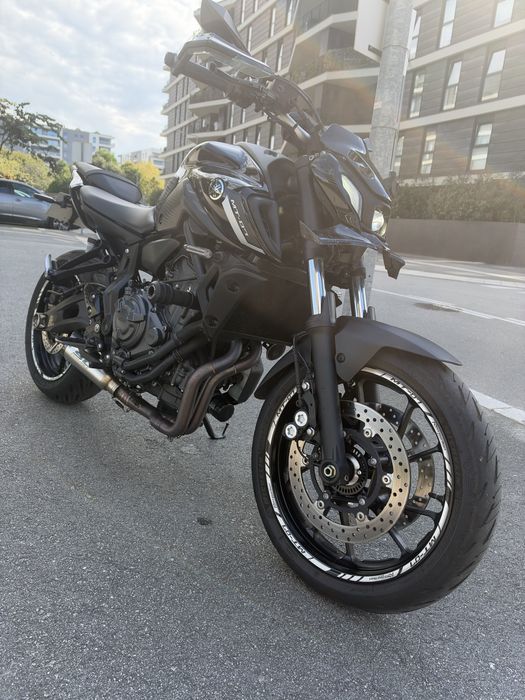 Yamaha MT - 07 pure black full power