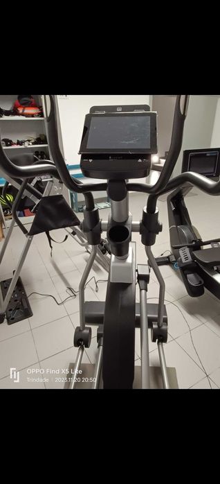 Máquina fitness elíptica