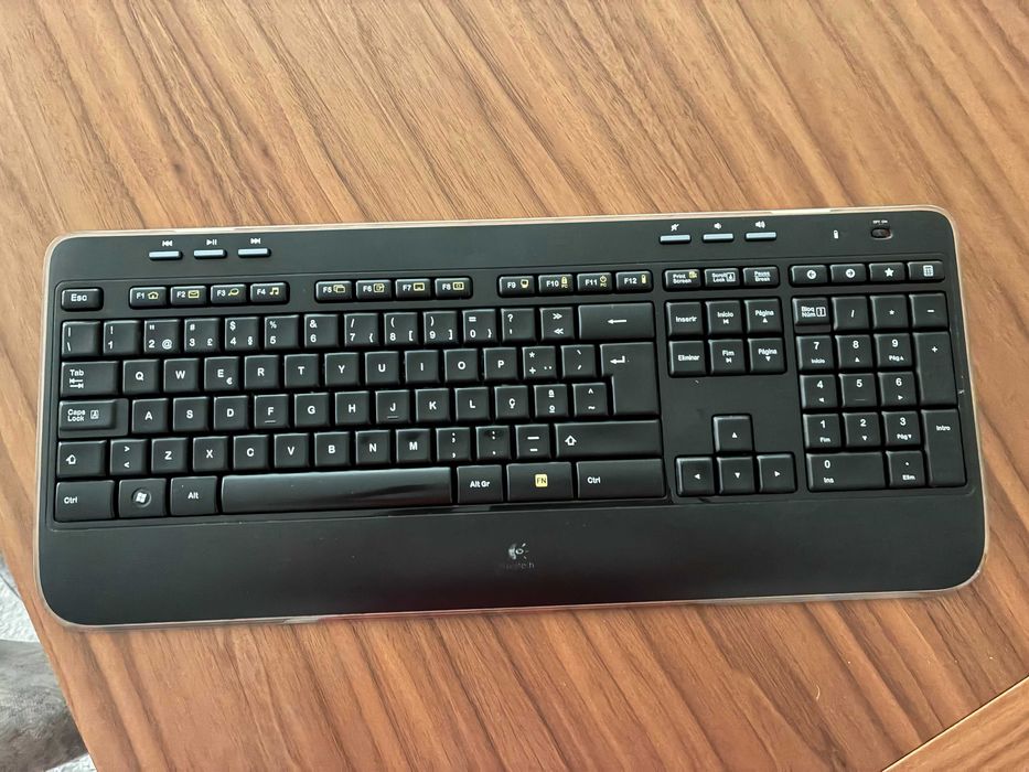 Teclados sem fio Microsoft / Logitech