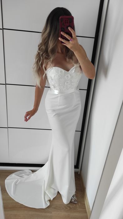 suknia o kroju syrenki