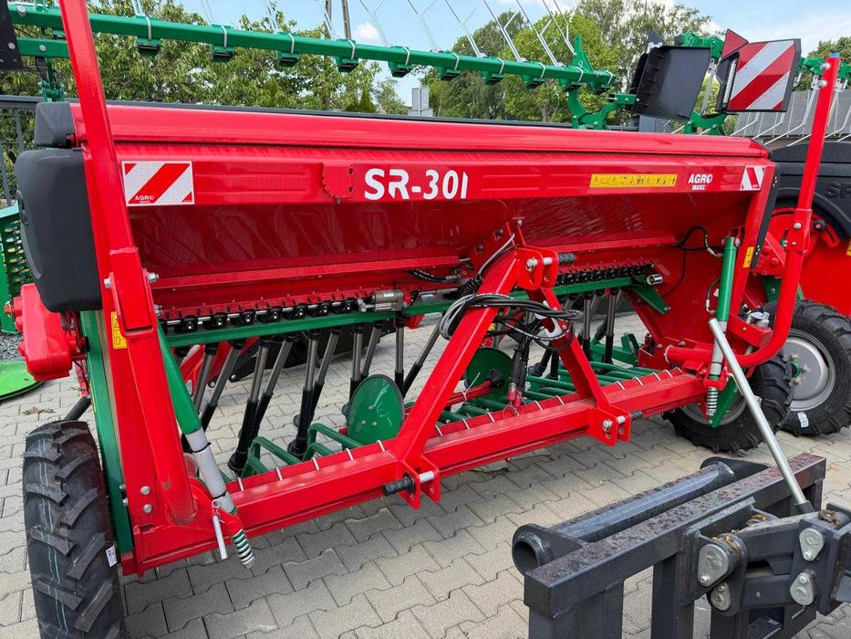 Siewnik Agro-Masz 3,0 m / 2,7 m / 2,5 m SR301 SR271 SR251