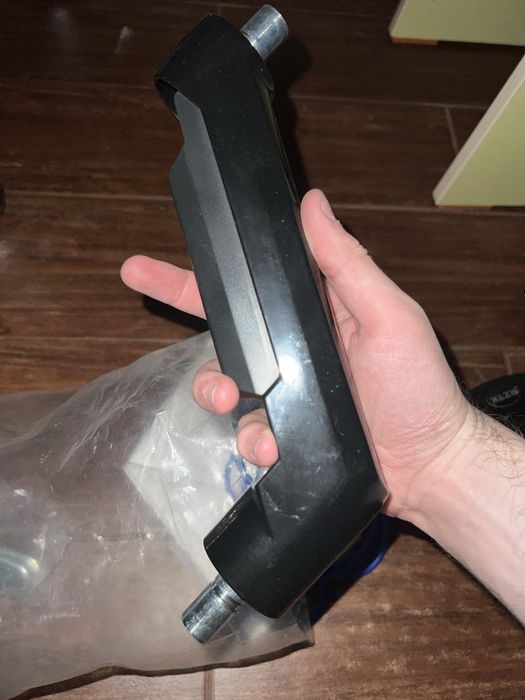 Кронштейн для монітора RZTK NB F80 (17-30") з газліфтом