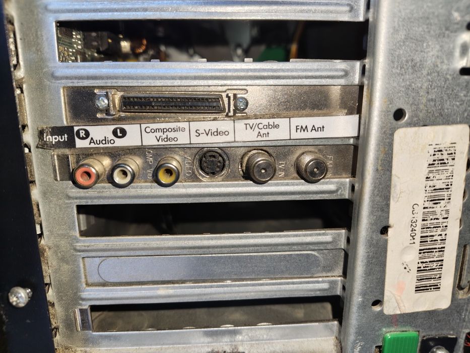 Retro PC HP Pentium 4 / 3GB RAM / DVD / Windows XP COA / karta TV