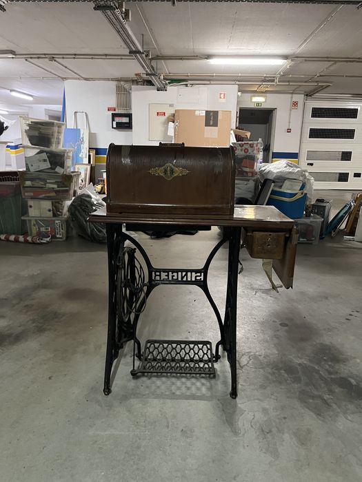Máquina de costura antiga singer