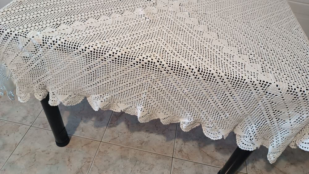 Toalha de renda feita à mão. Quadrada. 1,25 m *1,25 m