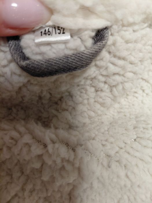 Продам куртку джинсову утеплену.