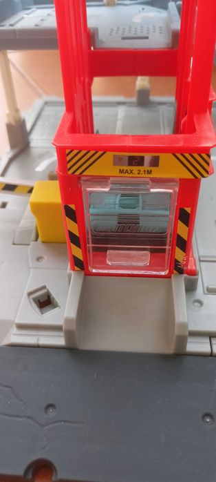 Matchbox - wielopoziomowy parking