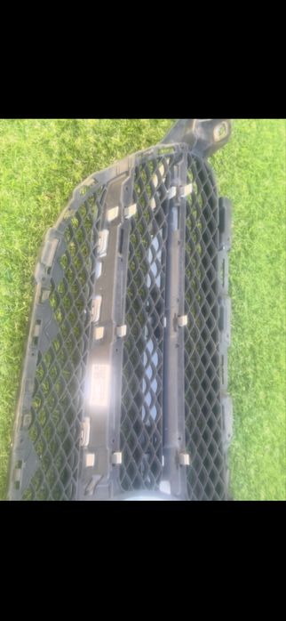 Grelha Frontal ( sem simbolo  ) MB W205