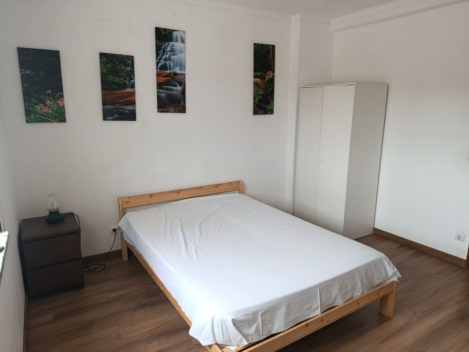 Alugo  quarto na Serra del rei