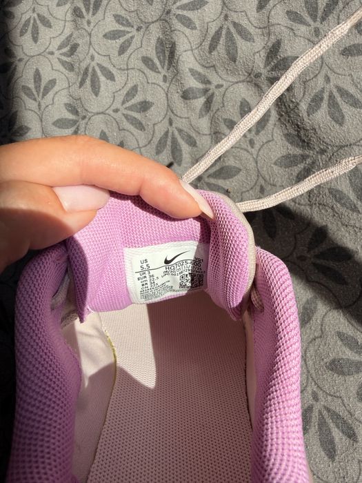 Snikiersy Nike Aura Edge