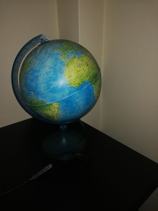 Candeeiro secretária modelo Globo