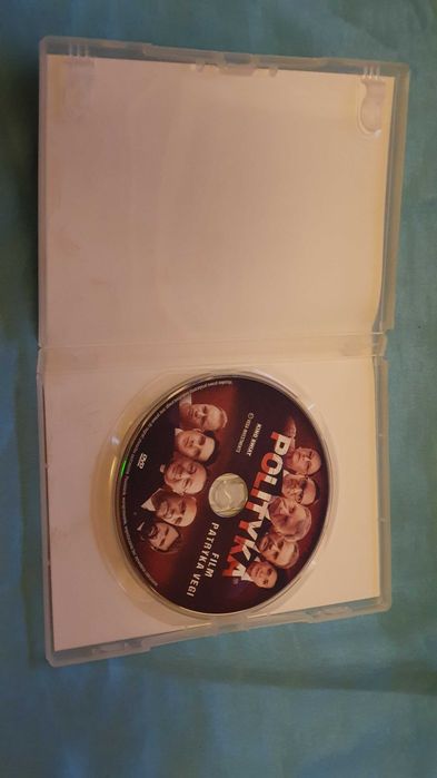 Polityka  DVD  film Patryka Vegi