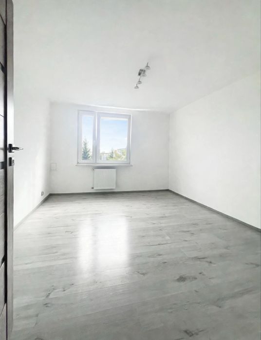 Na sprzedaż 3 pokojowe mieszkanie w Świdniku. 65.40 m2