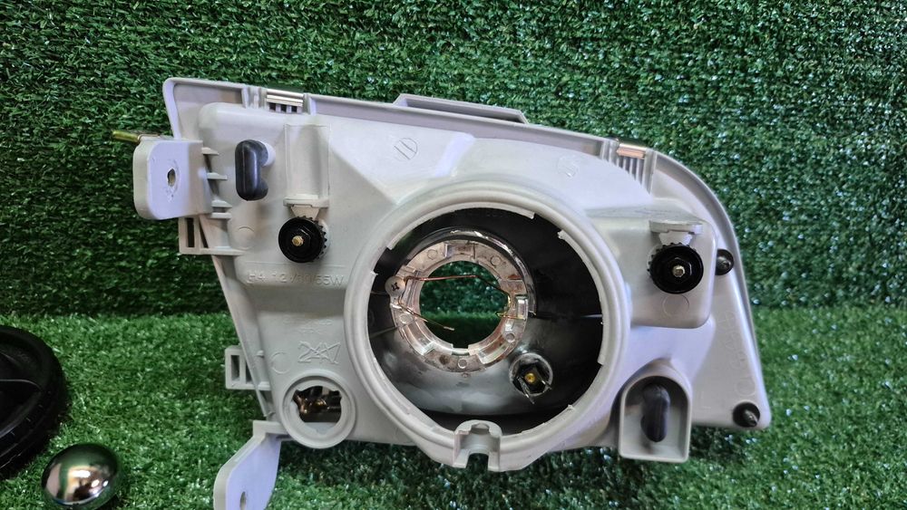 Otica Farol Esquerdo Mitsubishi Space Star DG 1998 a 2004 Ref. 20-5682-18-2 TYC NOVO