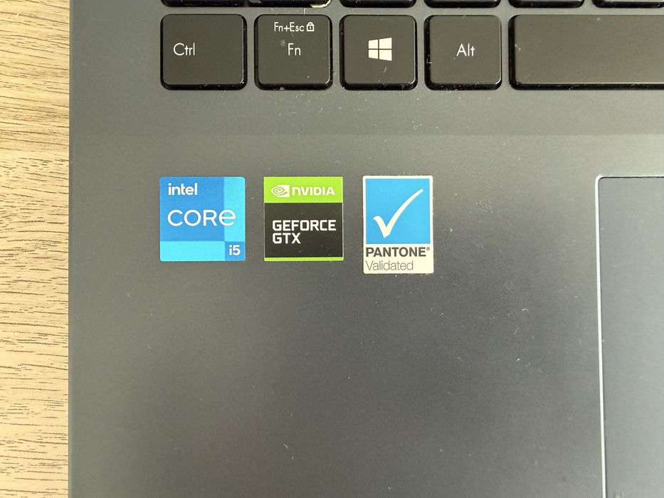 ASUS Vivobook Pro 15 OLED – i5 / GTX 1650