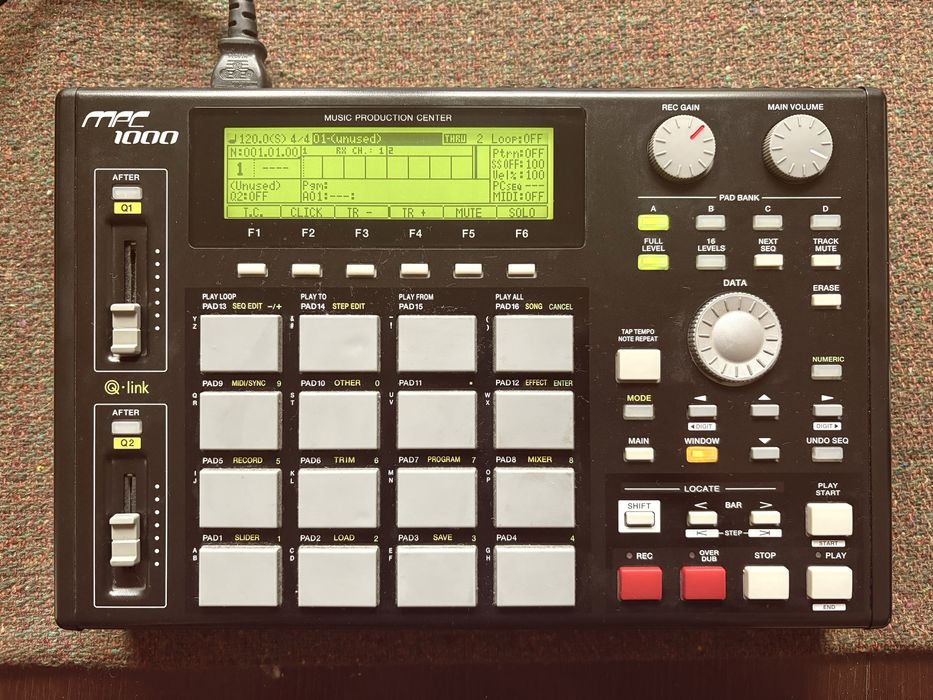 Akai Mpc 1000 sampler